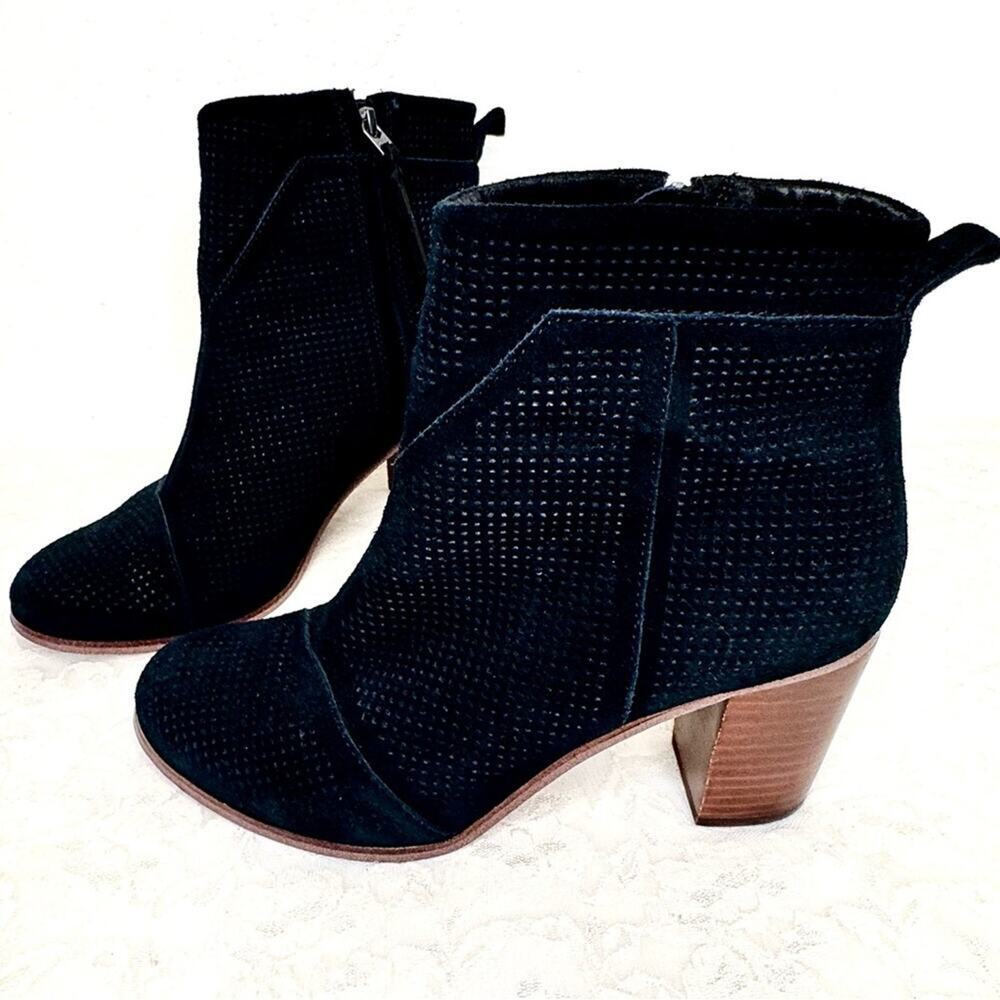 TOMS Lunata Ankle Booties Perforated Suede Leather 3” Heel Zipper Boots 8.5